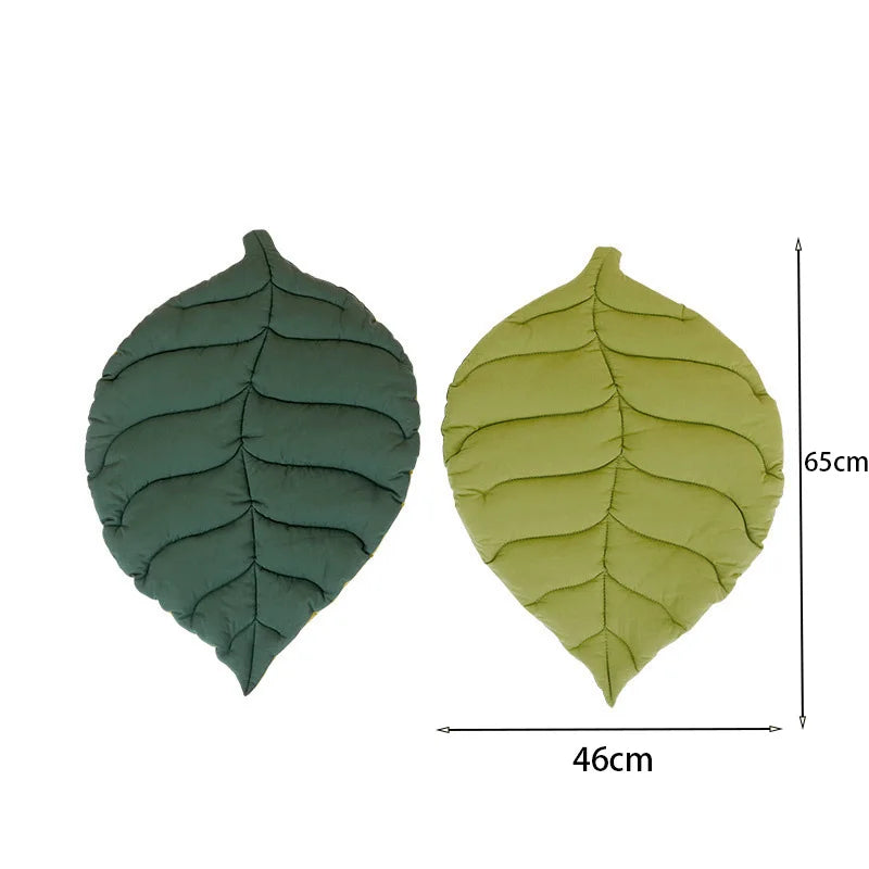 Cozy Leaf-Shaped Pet Mat